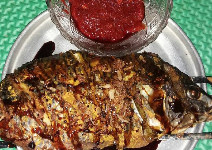 Ikan nila bakar cocol sambal lado