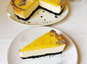 Zdjęcie przepisu Sernik z białą czekoladą i lemon curd.