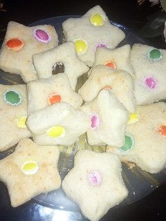 A picture of Smarties coconut cookies.