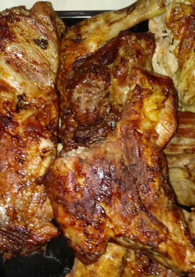 Una foto de Pechito a la miel y Pollo a la manteca con ciboulette y limón