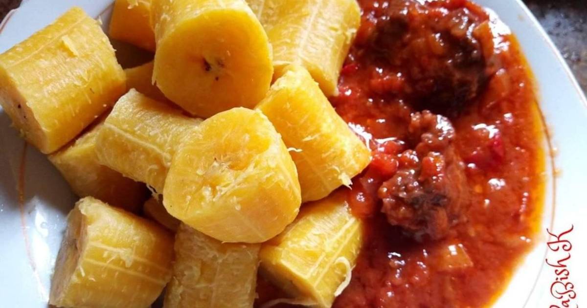 Boiled plantain with fresh tomato stew Recipe by Tonia Ugochukwu