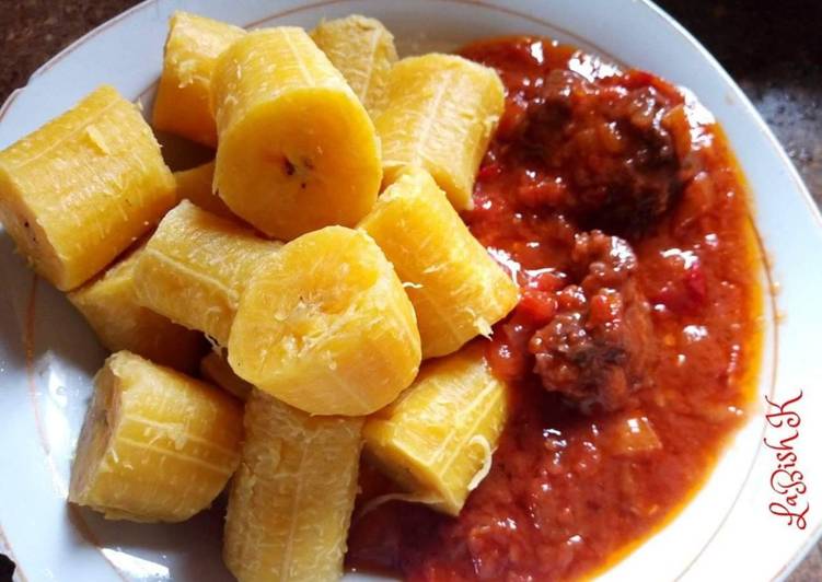 Step-by-Step Guide to Make Ultimate Boiled plantain with fresh tomato stew