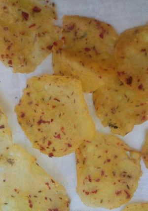 A picture of Aalu ki papdi.