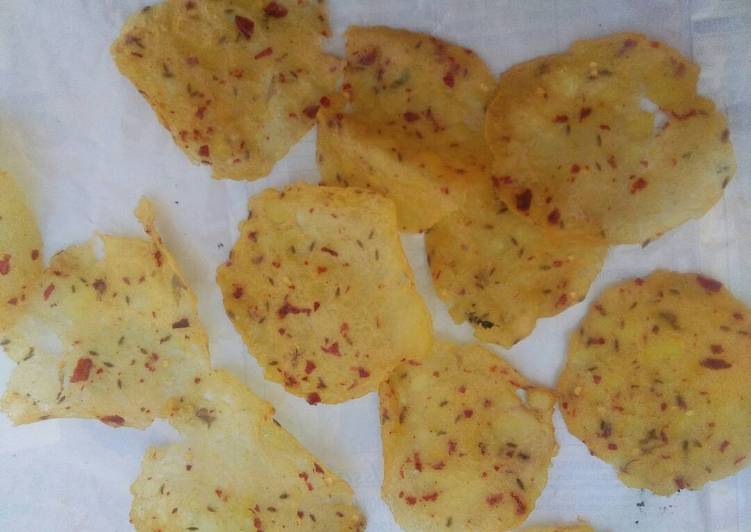 How to Prepare Homemade Aalu ki papdi