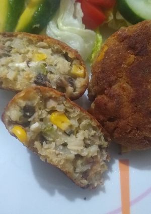 Una foto de Croquetas de Arroz (rellenas de panela y verduras)