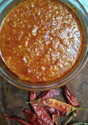 A picture of Schezwan Sauce.