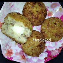 Potato cheese balls A picture of Potato cheese balls.