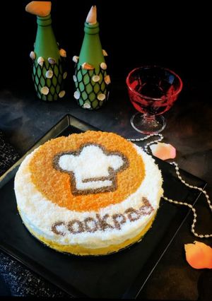 A picture of Whosayna’s Bounty Mousse on Kesar Pista Badaam Cake.