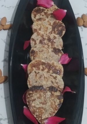 બદામ પૂરી (Badam Poori Recipe In Gujarati) રેસીપી મુખ્ય ફોટો