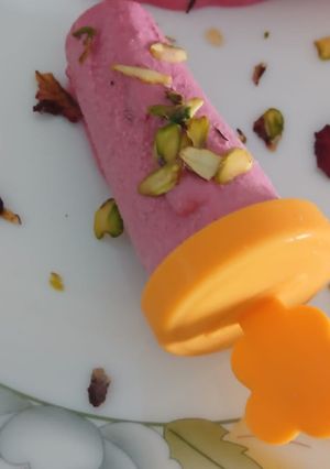 A picture of Rose milky kulfi.