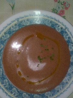 Una foto de Salmorejo de cerezas