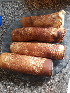 Una foto de Hotcakes envueltos, relleno de dulce de leche 👌🥞