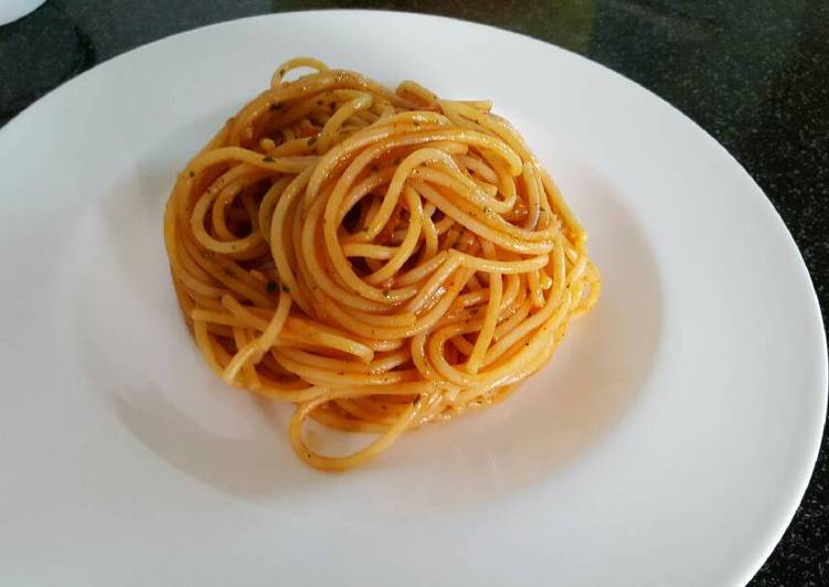 Spaghetti tomato sauce