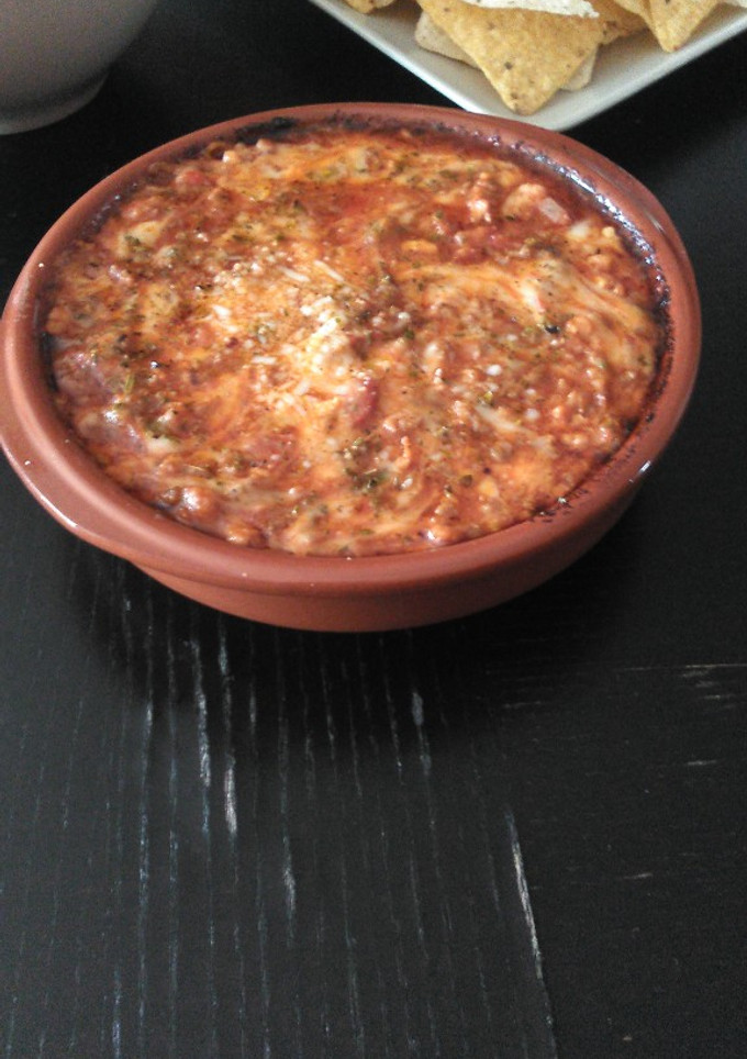 Una foto de Carne picada para dipear con chorizo y queso