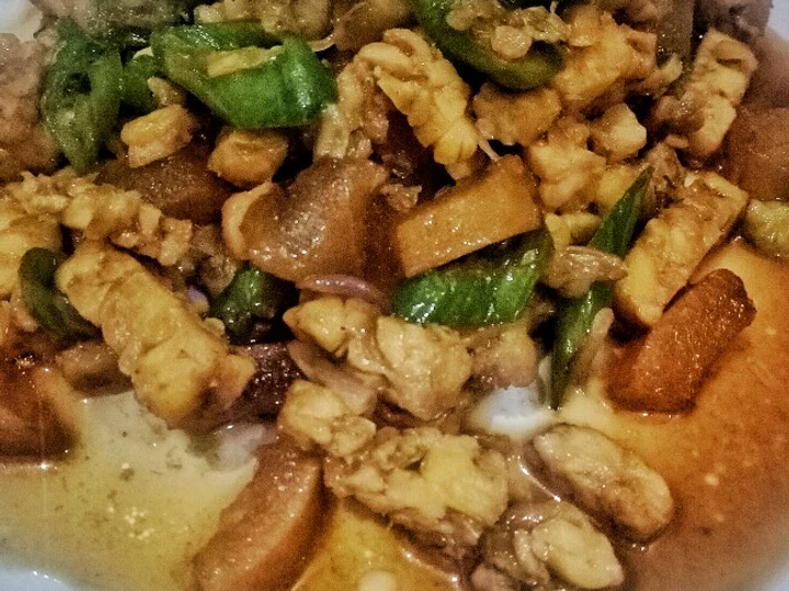 Langkah Mudah untuk Menyiapkan Resep Oseng tempe dan krecek (kulit sapi) lombok ijo yang Enak Banget Anti Ribet, Bikin Ngiler