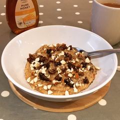 A picture of Rise & Shine Date & Almond Porridge 🌞.