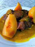 Lomo con hueso de cabrito en salsa de lavanda y azafrán
