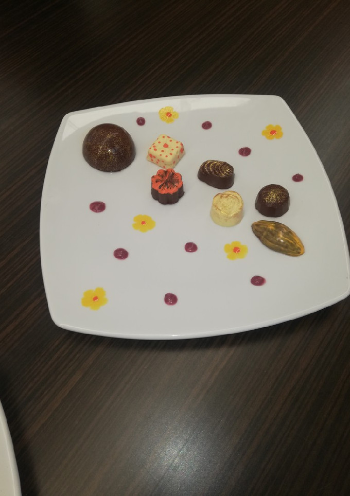 Una foto de Bombones de chocolate rellenos de cajeta