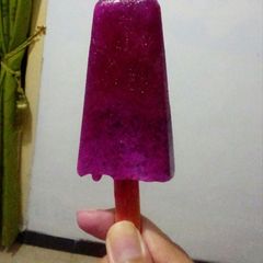Dragon Fruit Popsicles (3 ingredients) A picture of Dragon Fruit Popsicles (3 ingredients).