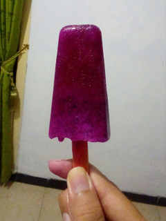 A picture of Dragon Fruit Popsicles (3 ingredients).