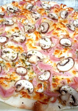 Foto principal de Pizza mimosa con champiñones