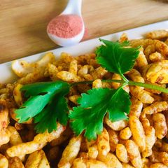 A picture of Bhaji pav puffed rice.