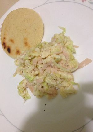 Una foto de Cena: revoltillo de jamón y repollo