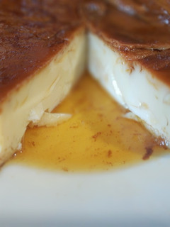 Una foto de Flan napolitano