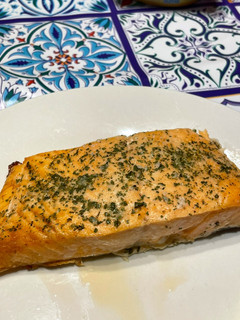Una foto de Salmón al horno