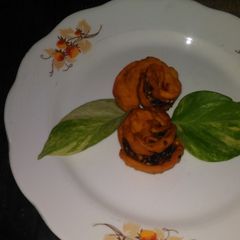 A picture of Rose shaped dry fruit kachori.