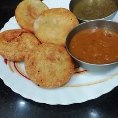 A picture of Spicy Onion Kachouri.