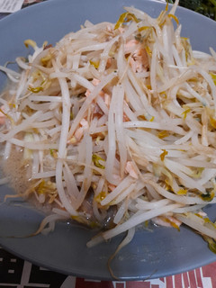 煙燻鮭魚炒豆芽菜 的食譜成品照片