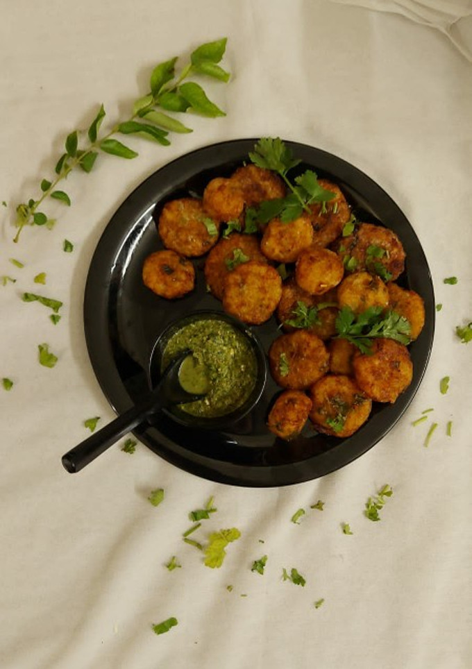 ફરાળી કટલેસ (Farali Cutlet Recipe In Gujarati) રેસીપી મુખ્ય ફોટો