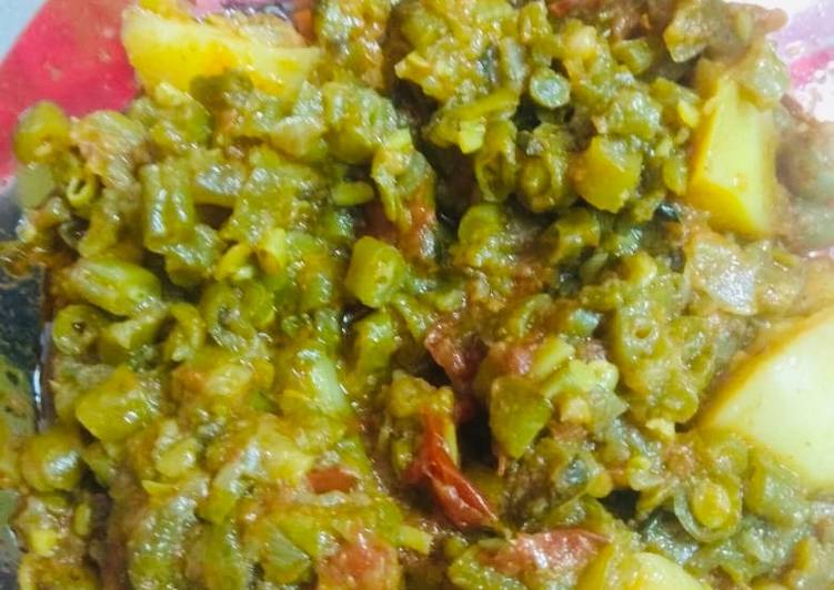 Steps to Prepare Ultimate Aloo beans curry