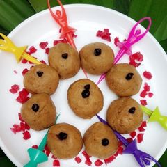 A picture of Banana gram craker rolls.