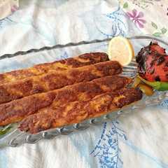 Una foto de کباب مرغ و گوشت