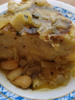 Una foto de Tortilla en salsa
