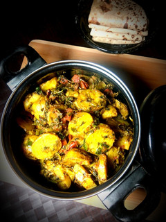 आलू मेथी (aloo methi recipe in Hindi) रेसिपी मुख्य फोटो