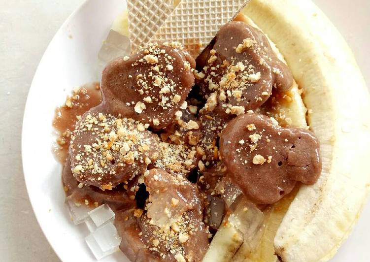 Banana split with homemade sorbet banana choco