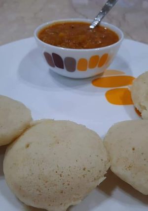 A picture of Rava Idli.