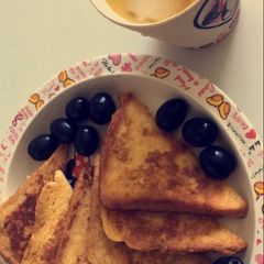 Simple French toast 💕🍞 A picture of Simple French toast 💕🍞.