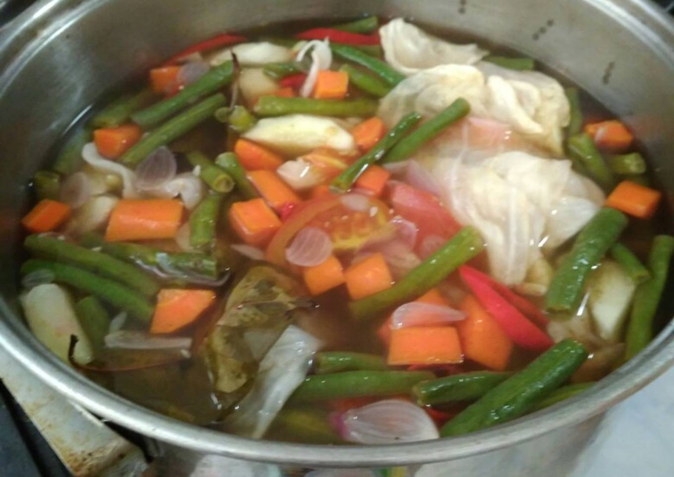 Sayur asem uz augšējo varavīksnenes