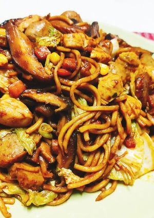 รูปของ 🍝ยากิโซบะแบบง่ายๆ (Yakizoba)