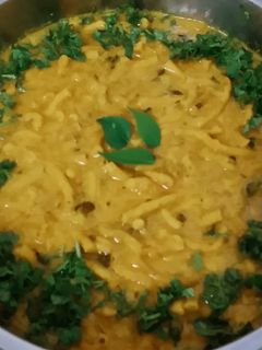 सेव की चटपटी सब्जी (Sev ki chatpati sabzi recipe in Hindi) रेसिपी मुख्य फोटो
