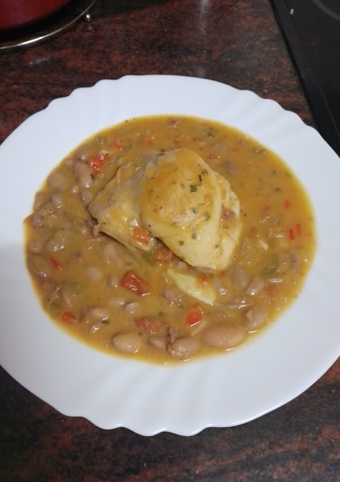 Una foto de Guiso de judías pintas con pollo