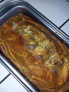 Una foto de Pan de banano marmoleado
