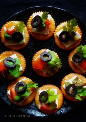 A picture of Monaco Canapes.