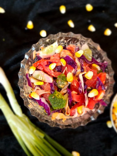 મેક્સિકન સલાડ (Mexican Salad Recipe In Gujarati) રેસીપી મુખ્ય ફોટો