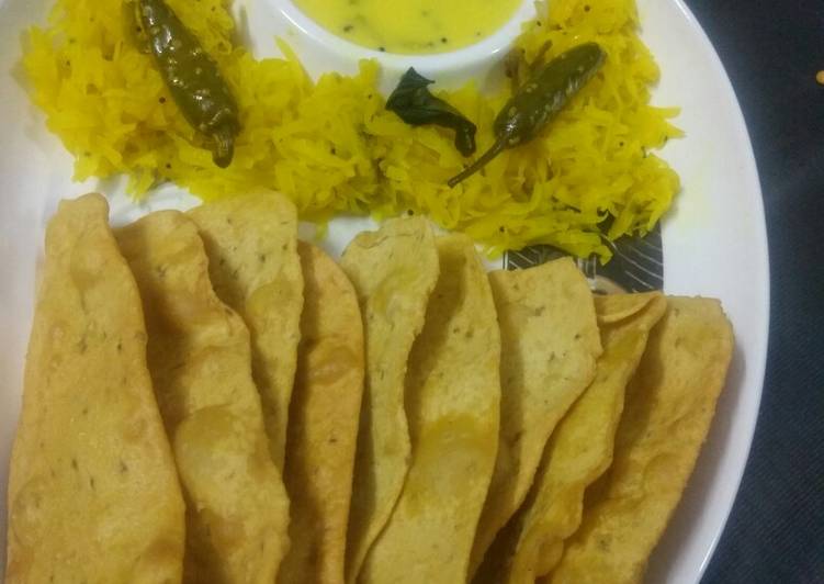 Fafada-Kadhi with Grated Raw Papaya