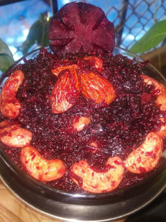 बीट हलवा (beet halwa recipe in marathi) रेसिपी चे मुख्य फोटो